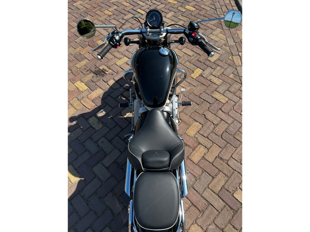 Triumph Bonneville – 18
