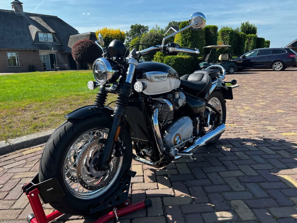 Triumph Bonneville – 7