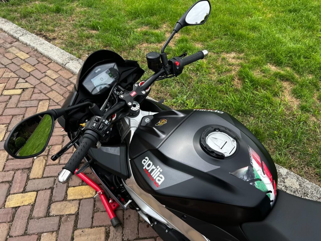 Aprilia Tuono V4 – 11