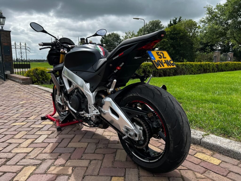 Aprilia Tuono V4 – 5