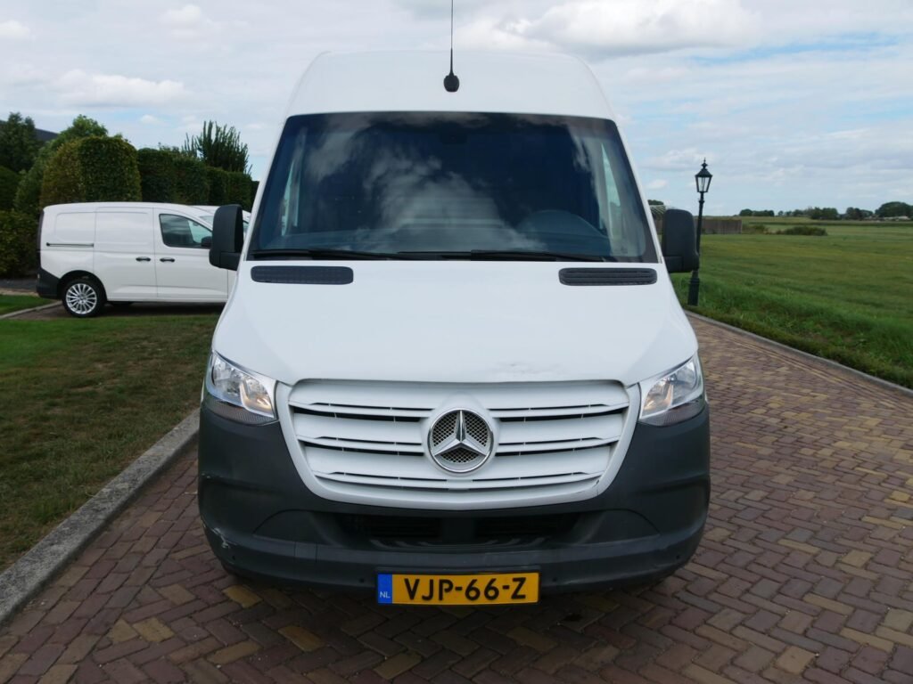 Mercedes-Benz Sprinter – 3