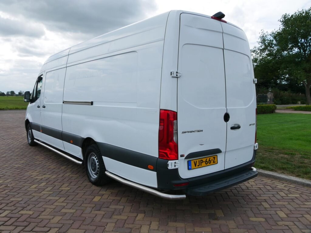 Mercedes-Benz Sprinter – 9
