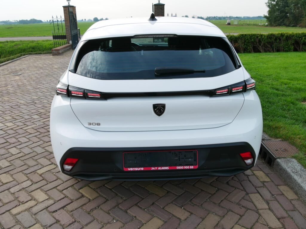 Peugeot 308 – 8