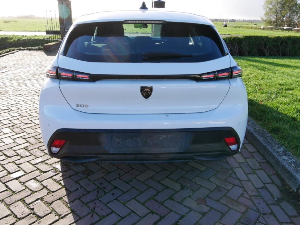 Peugeot 308 – 8