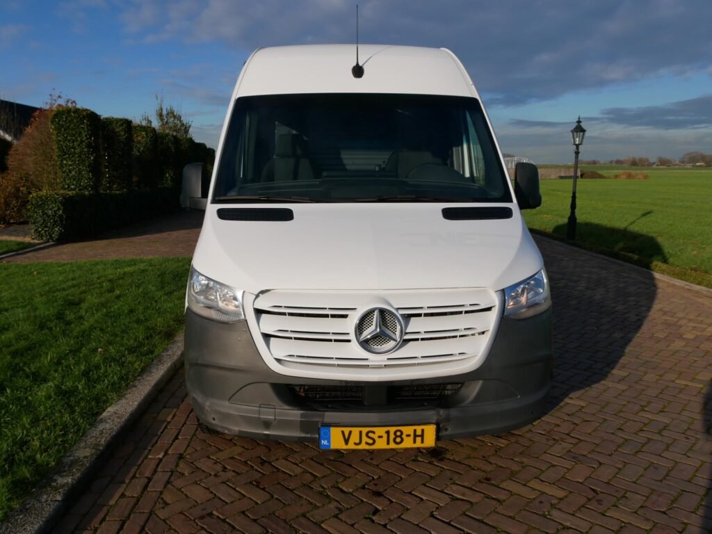 Mercedes-Benz Sprinter – 3