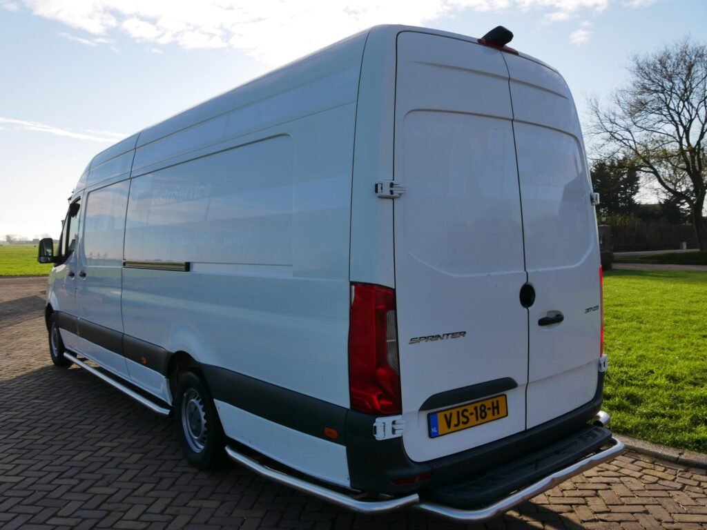 Mercedes-Benz Sprinter – 9