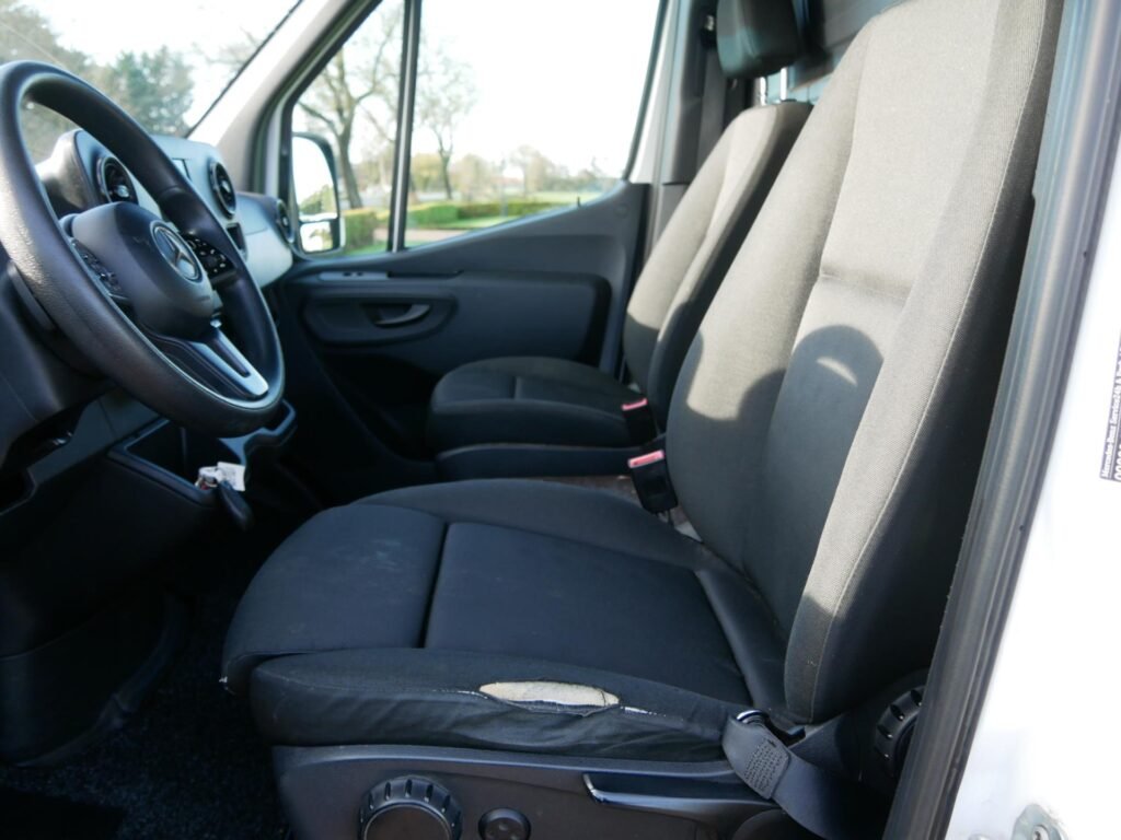 Mercedes-Benz Sprinter – 14