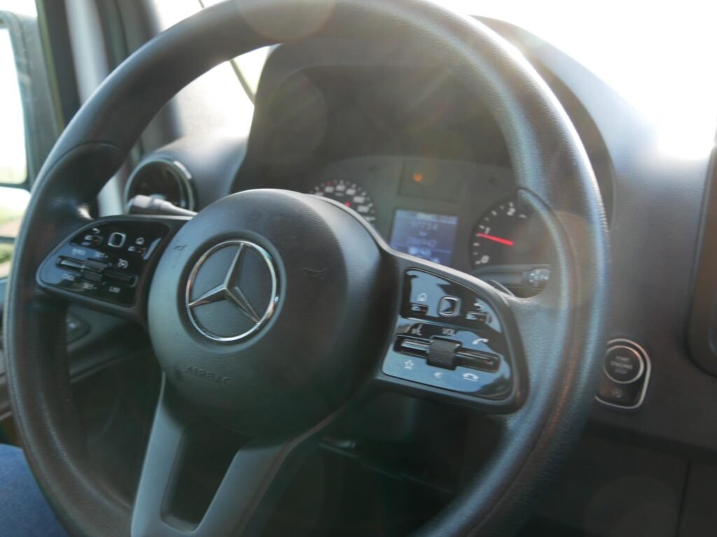 Mercedes-Benz Sprinter – 17