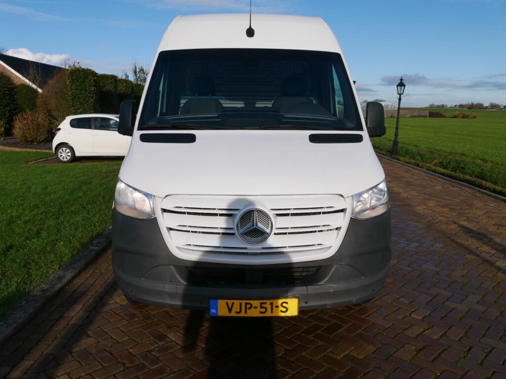 Mercedes-Benz Sprinter – 3