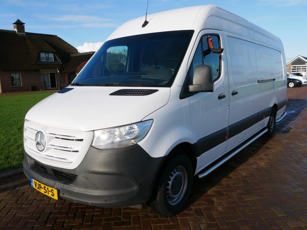 Mercedes-Benz Sprinter – 4