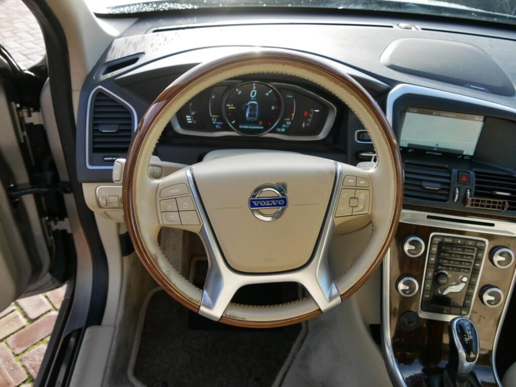 Volvo XC60 – 18