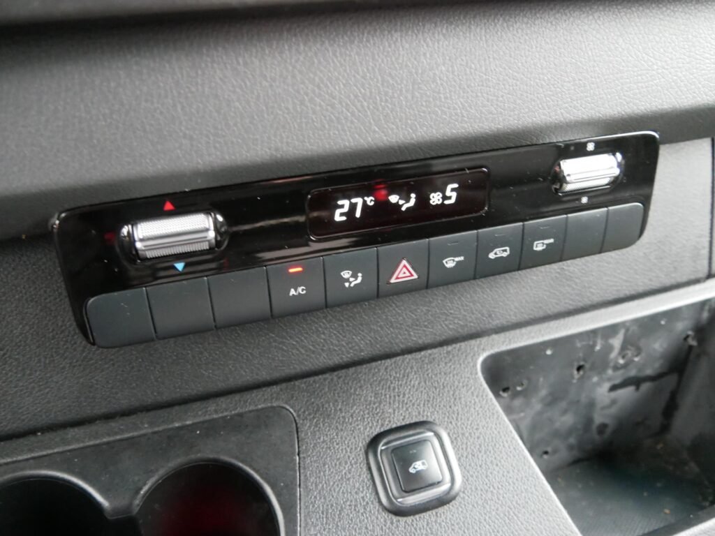 Mercedes-Benz Sprinter – 26