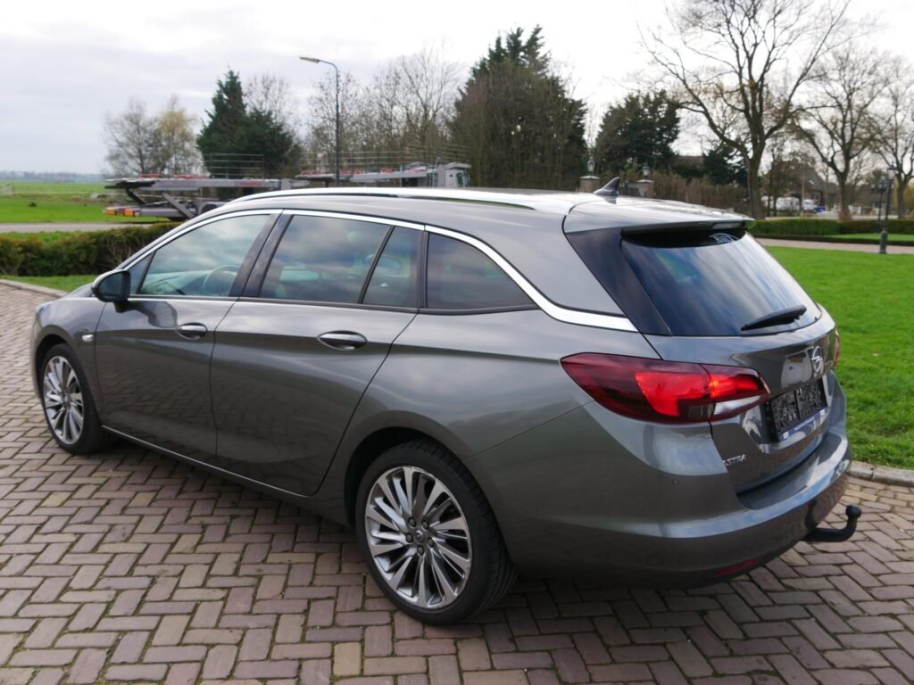 Opel Astra – 9