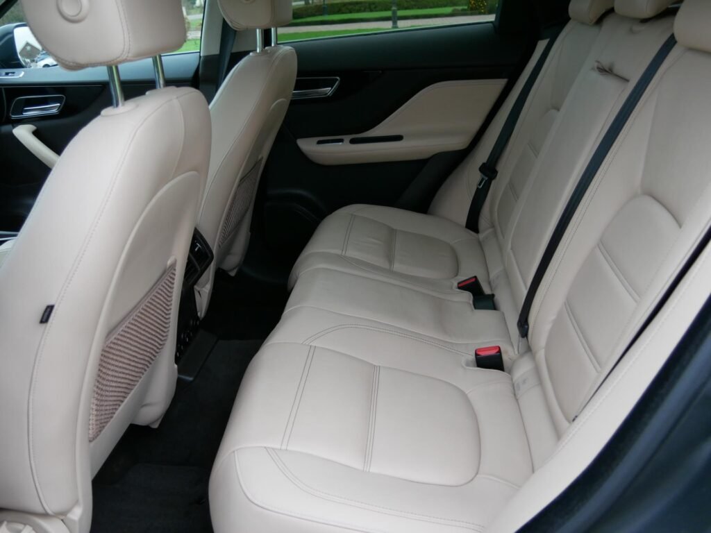 Jaguar F-PACE – 15