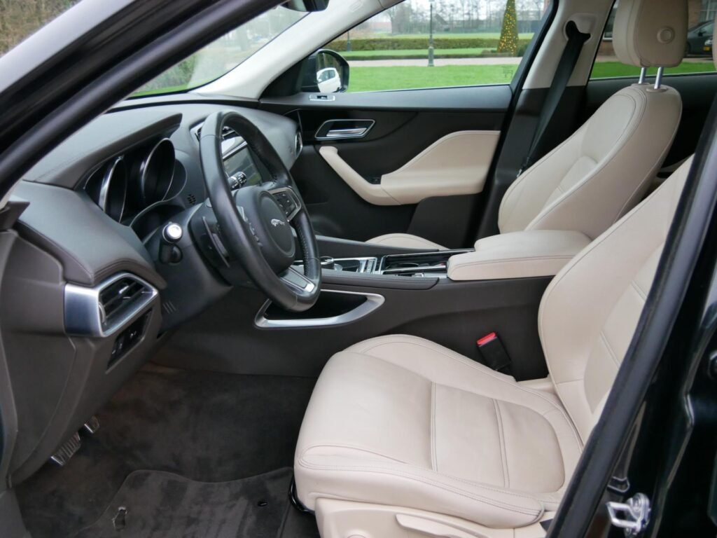 Jaguar F-PACE – 17