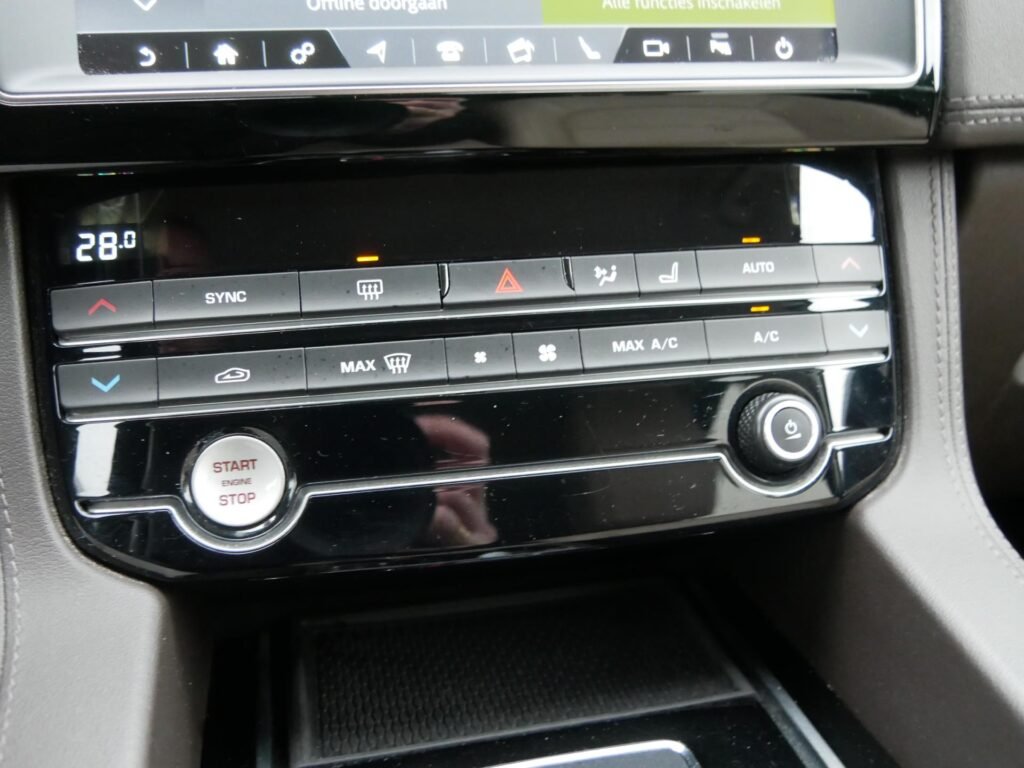Jaguar F-PACE – 20