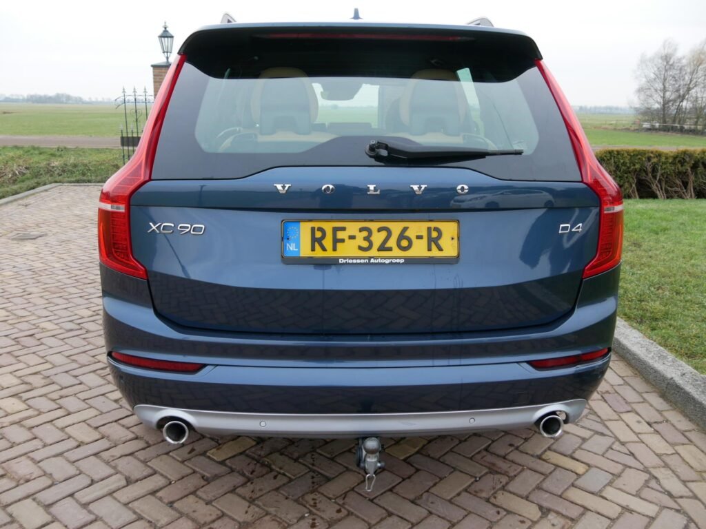 Volvo XC90 – 8