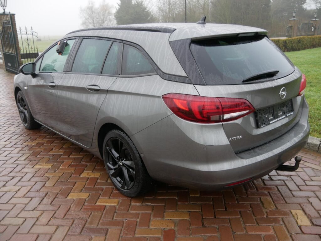 Opel Astra – 9