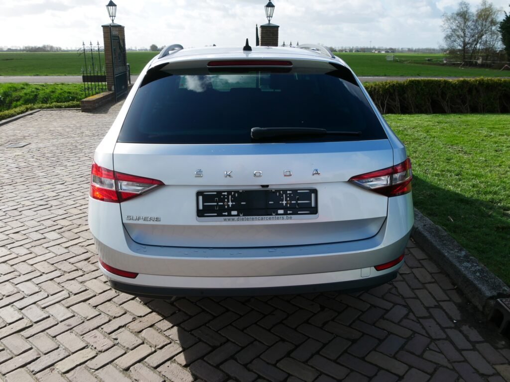 Škoda Superb – 8