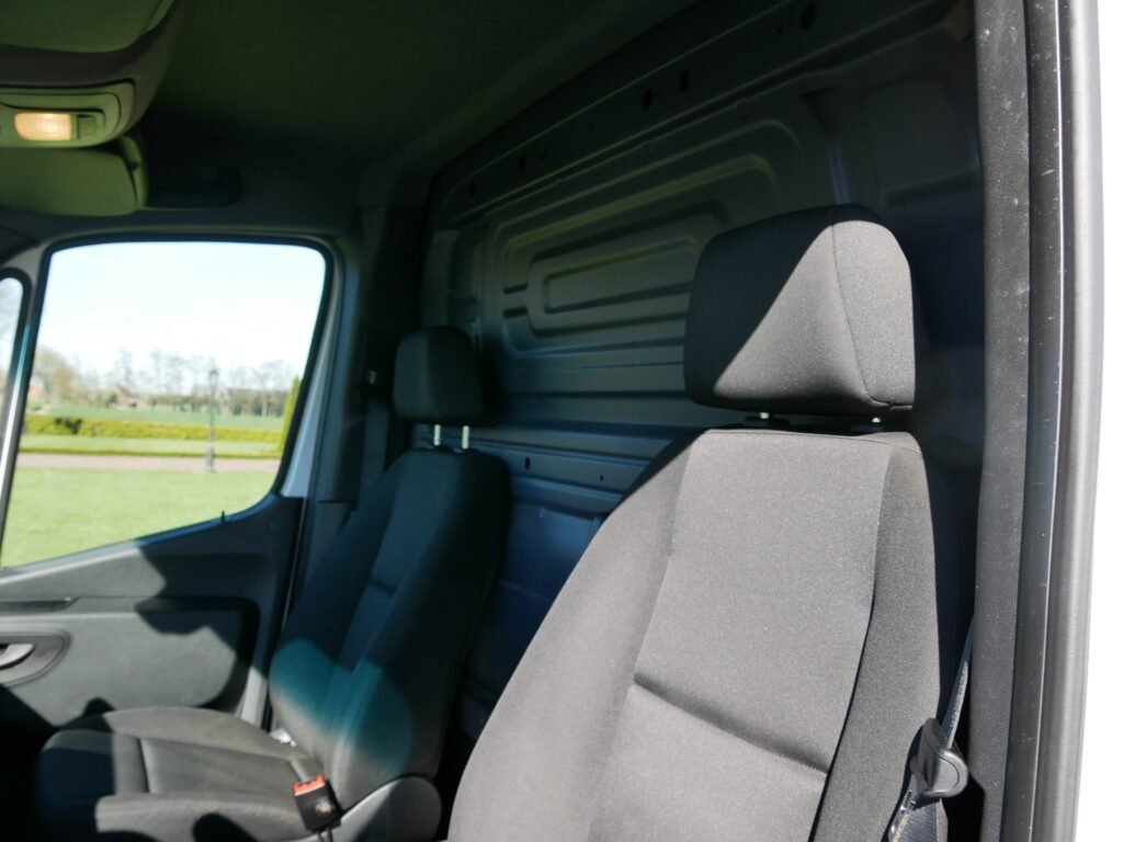 Mercedes-Benz Sprinter – 14