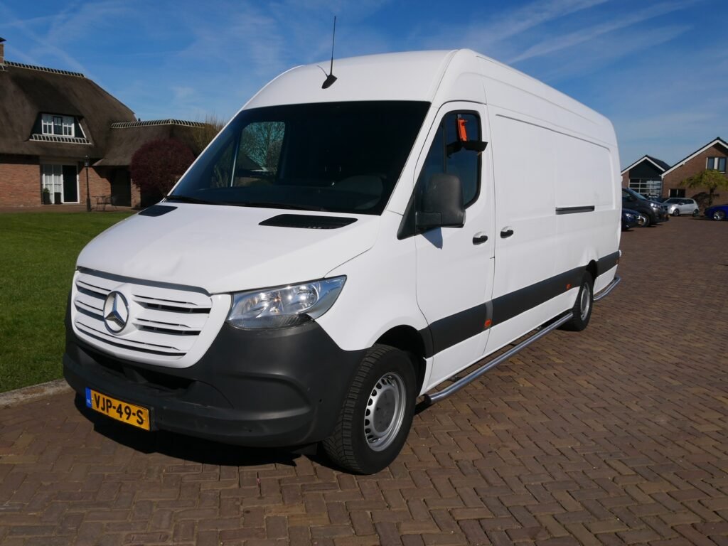 Mercedes-Benz Sprinter – 4