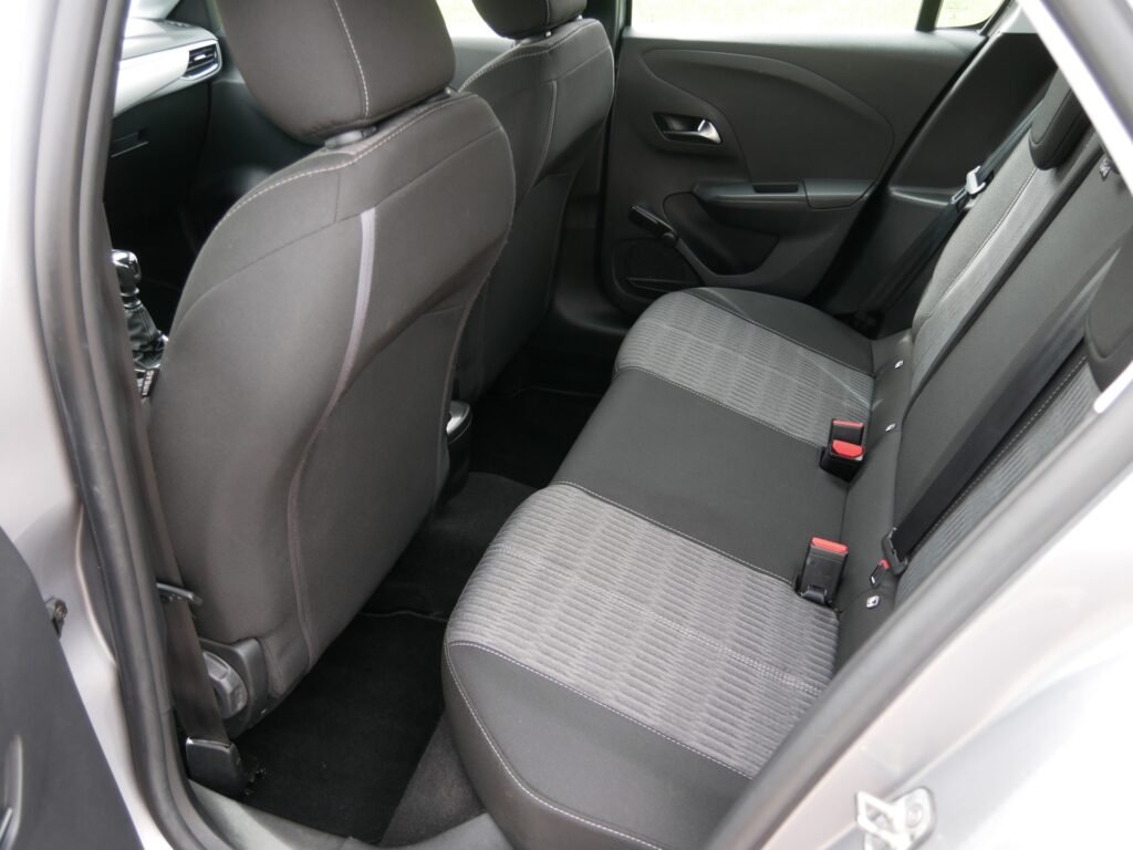 Opel Corsa – 12