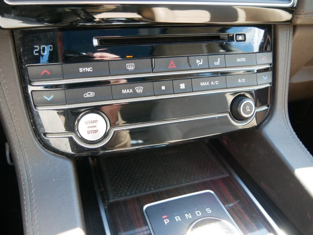 Jaguar F-PACE – 22