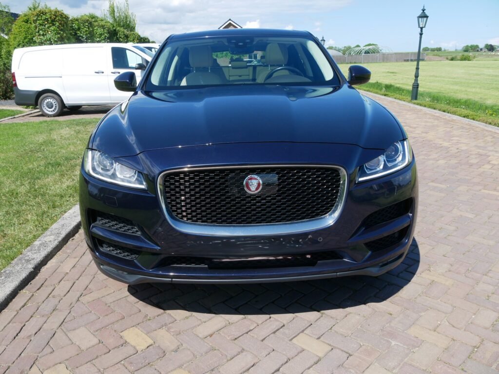 Jaguar F-PACE – 3