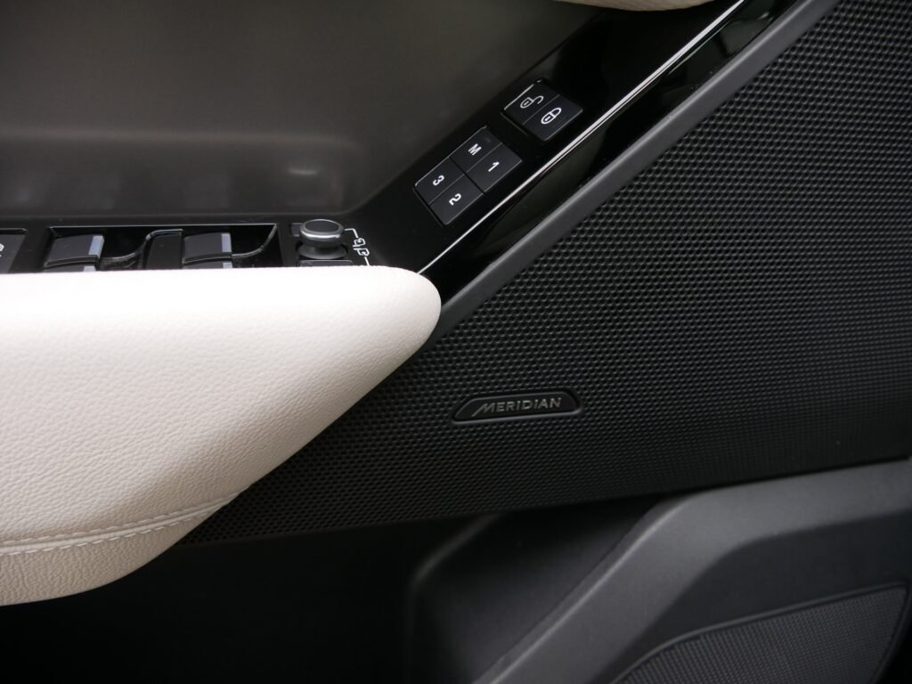 Land Rover Range Rover Velar – 17