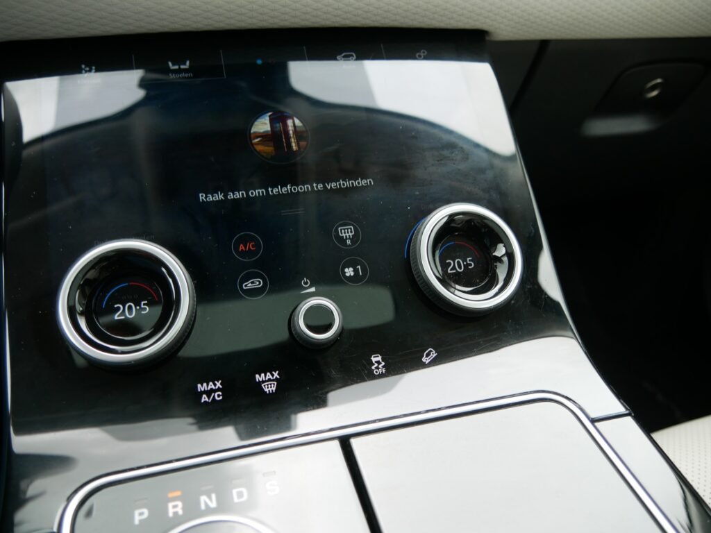 Land Rover Range Rover Velar – 24