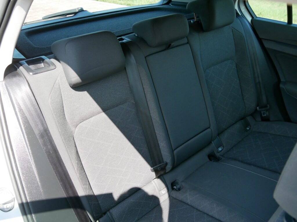 Volkswagen Golf – 12