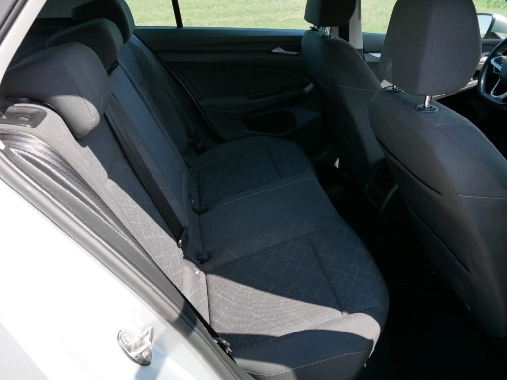 Volkswagen Golf – 13