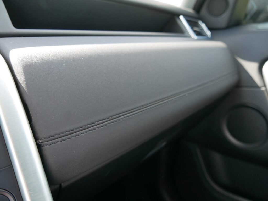 Land Rover Discovery Sport – 24