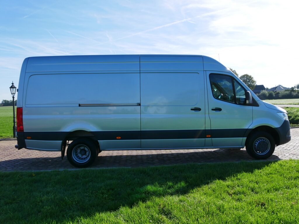 Mercedes-Benz Sprinter – 6