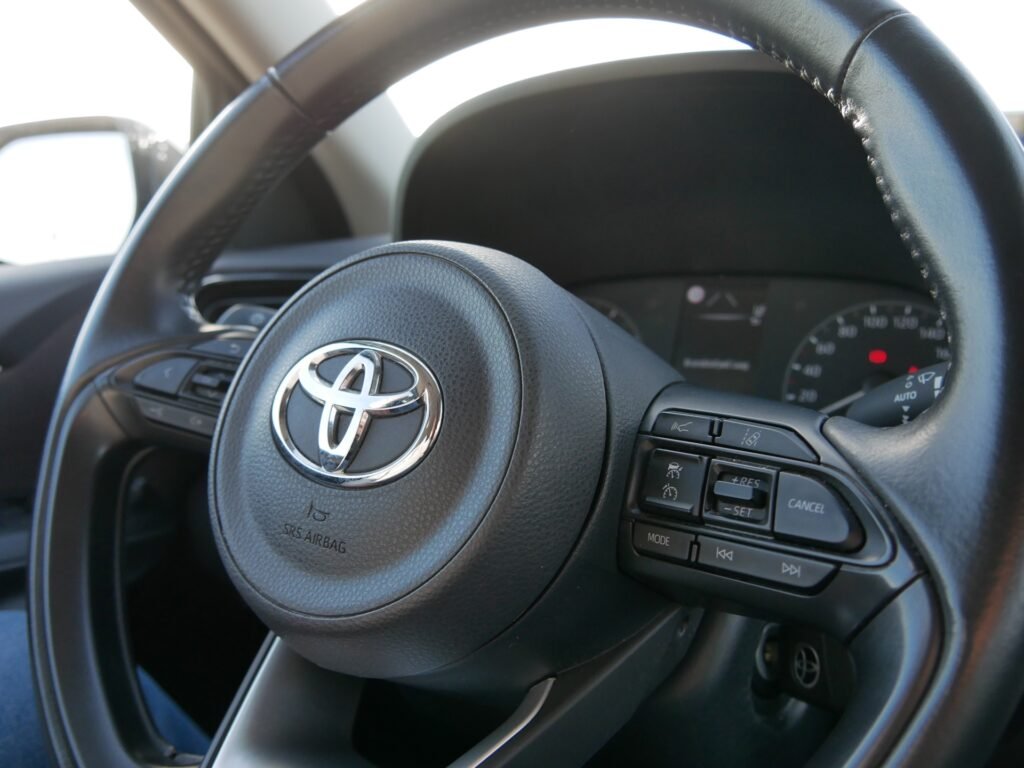 Toyota Yaris – 16