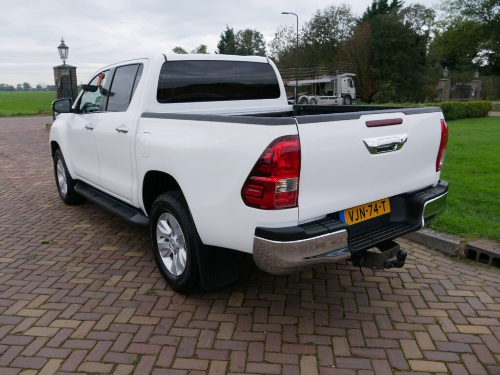 Toyota Hilux – 10